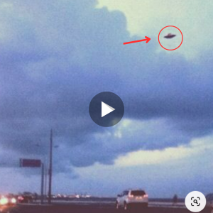 In the morning, passersby discovered UFOs floating in the sky of Russia, Russian officials had to give up (video)